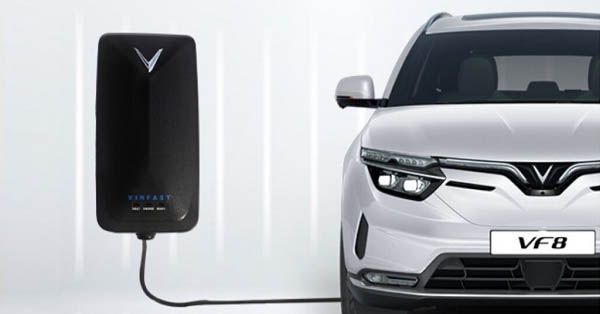 Bộ Sạc Treo Tường AC 7,4 kW tại nhà an toàn cho ô tô điện VinFast