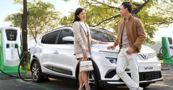 Hướng dẫn sử dụng dịch vụ sạc ô tô điện VinFast, chi phí sạc và thuê pin