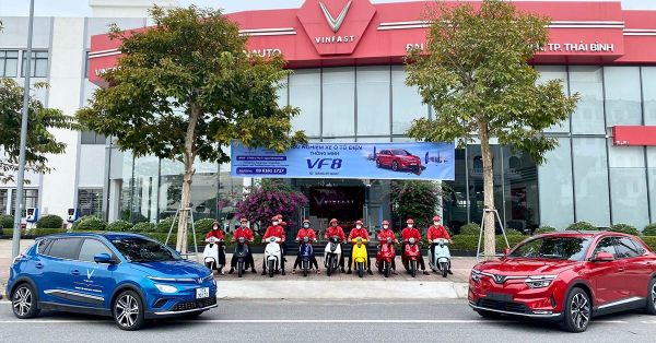 Rộn ràng cùng đoàn xe Roadshow trước sự kiện "Trải nghiệm ô tô điện thông minh VF8"