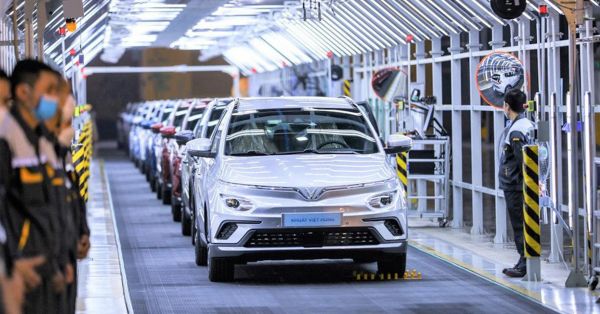 So sánh chi phí vận hành xe ô tô điện VinFast VFe34 với ô tô xăng