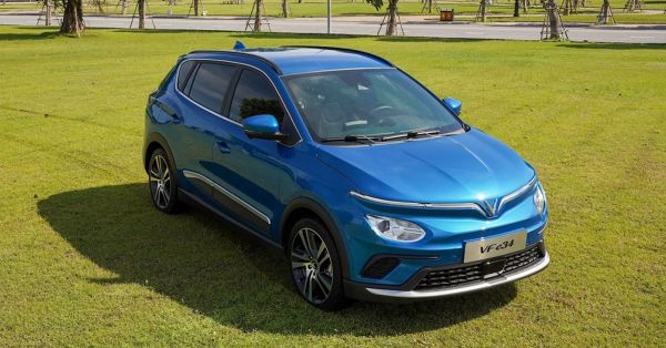 VinFast sẽ bàn giao 100 xe ô tô điện VFe34 đầu tiên cho khách hàng vào ngày 25/12/2021